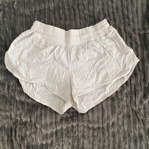 Lululemon hotty hot shorts 2.5”
